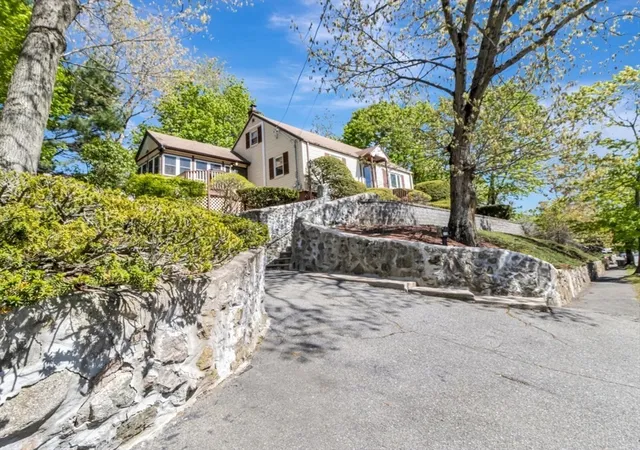 5th image of 19 Saville St, Saugus, MA 01906 | MLS# 73510598