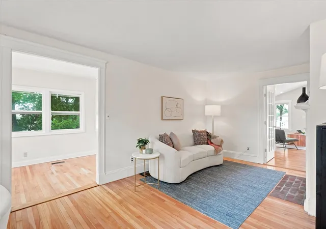 4th image of 286 Porter Street, Melrose, MA 02176 | MLS# 73549297