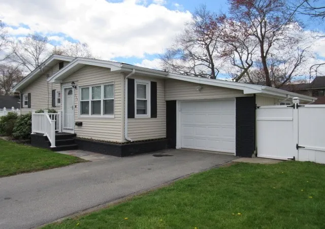 Homes for sale in New Bedford, MA | 107 Alva St, New Bedford, MA 02740 | MLS# 73511549