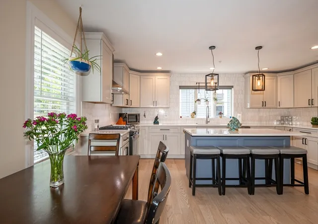 Listing Photo 5 - Condo for sale in building located at 108 Brg St, Beverly, MA 01915 - Unit #1