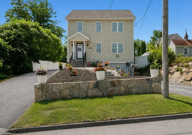 2nd image of 133 Apricot St, Worcester, MA 01603 | MLS# 73563703