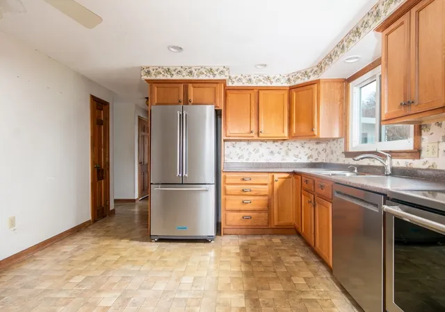 Photo 3 of Sale Pending at 36 Hampton Dr, Nashua, NH 03063 | MLS# 73458045 | Listing updated on 2025-12-19