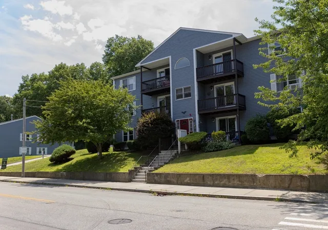 2nd image of 283 Privilege St #6, Woonsocket, RI 02895 | MLS# 73552735