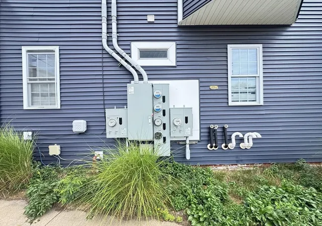 Photo 4 of House for sale at 90 Essex St, Lynn, MA 01902 | MLS# 73567599 | Listing updated on 2026-10-07
