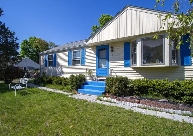 Homes for sale in Springfield, MA | 49 Fitzgerald Rd, Springfield, MA 01104 | MLS# 73518614