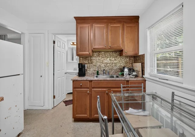 42nd image of 168 170 S Main St, Milford, MA 01757 | MLS# 73566438