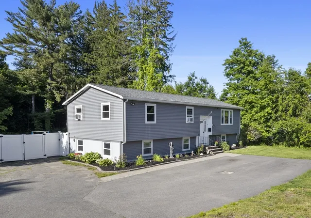 30th image of 137 Holten, Danvers, MA 01923 | MLS# 73532435