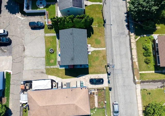 4th image of 132 Hartwell St, Southbridge, MA 01550 | MLS# 73547970