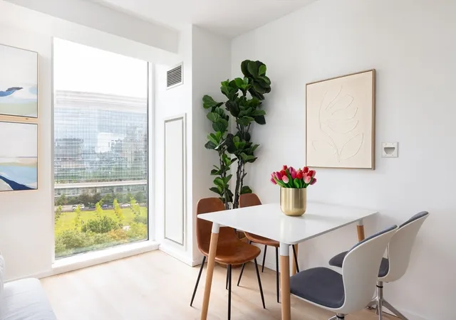 4th image of 2 Earhart #1003, Cambridge, MA 02141 | MLS# 73558681