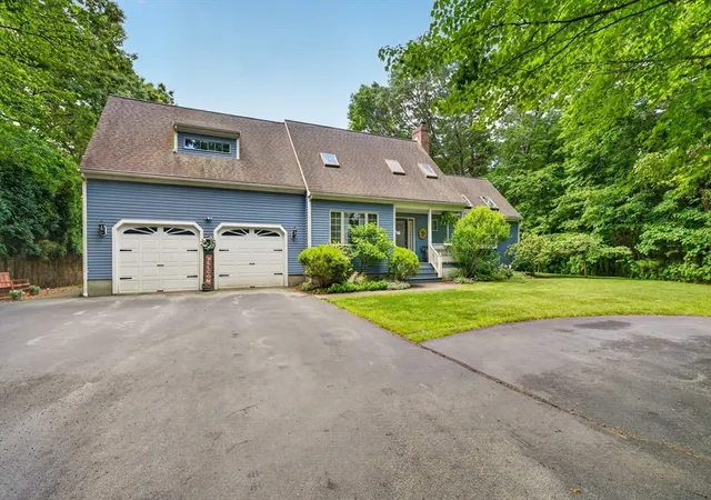 Homes for sale in North Dartmouth, MA | 42 Medeiros Ln, North Dartmouth, MA 02747 | MLS# 73535560