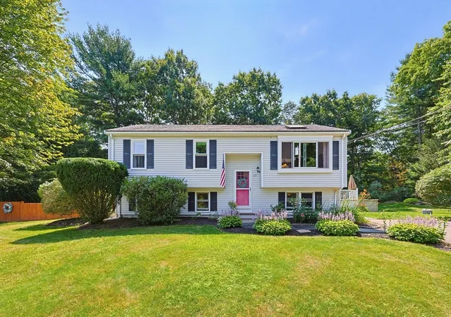 Photo 1 of Sale Pending at 29 Tide Meadows Dr, Berkley, MA 02779 | MLS# 73556147 | Listing updated on 2026-08-29