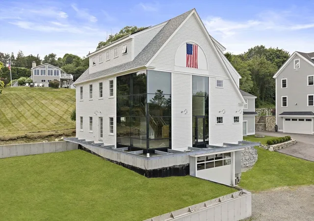 2nd image of 4 Holly Rd, Marshfield, MA 02050 | MLS# 73550574