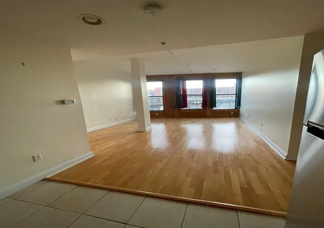 Homes for sale in Lynn, MA | 7 Central Sq #203, Lynn, MA 01901 | MLS# 73461140