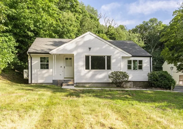 1st image of 177 Hartford Ave E, Uxbridge, MA 01569 | MLS# 73553022