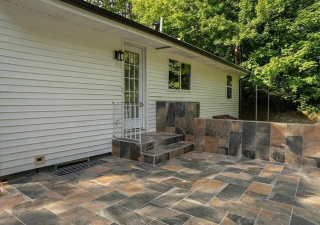 25th image of 177 Hartford Ave E, Uxbridge, MA 01569 | MLS# 73553022