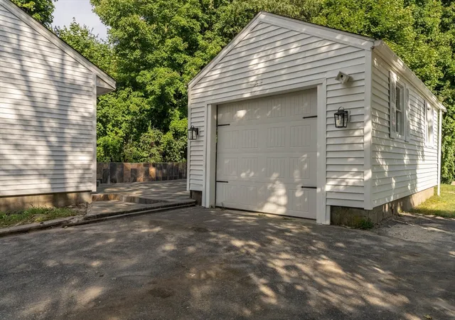 3rd image of 177 Hartford Ave E, Uxbridge, MA 01569 | MLS# 73553022