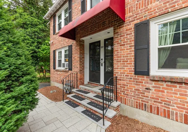 Photo 3 of Sale Pending at 991 Main St, Wakefield, MA 01880 | MLS# 73556295 | Listing updated on 2026-08-26