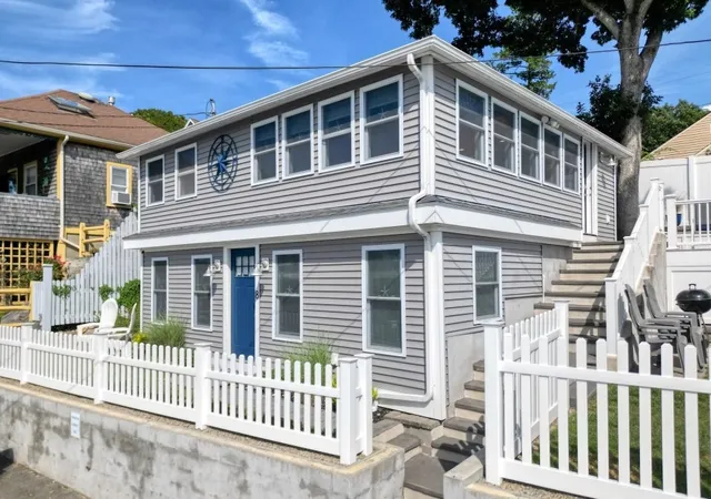 1st image of 8 Green St, Wareham, MA 02558 | MLS# 73565653