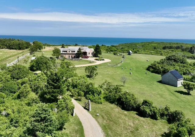3rd image of 18 Spruce Gate Road, Chilmark, MA 02535 | MLS# 73516310