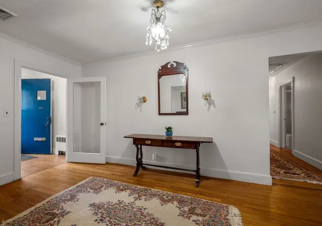 4th image of 130 Fairway Rd, Chestnut Hill, MA 02467 | MLS# 73490119