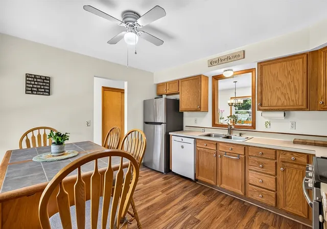 5th image of 410 Billings Rd, Fitchburg, MA 01420 | MLS# 73557032