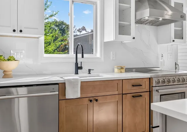 2nd image of 7 Joyce Rd, Arlington, MA 02474 | MLS# 73565652