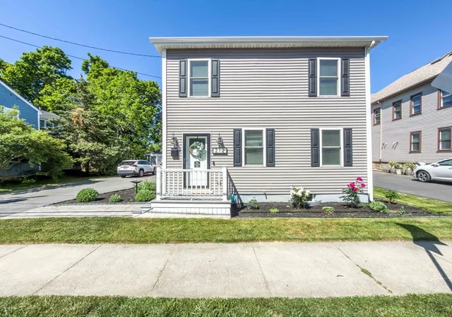 1st image of 212 Main St, Fairhaven, MA 02719 | MLS# 73533420