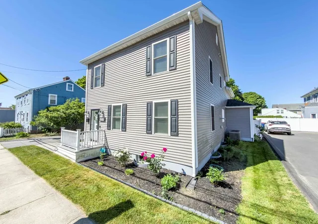3rd image of 212 Main St, Fairhaven, MA 02719 | MLS# 73533420