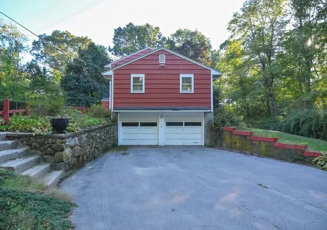 Photo 4 of Single family home for sale at 38 Druid Hl Ave E, Randolph, MA 02368 | MLS# 73496507 | Listing updated on 2026-09-04