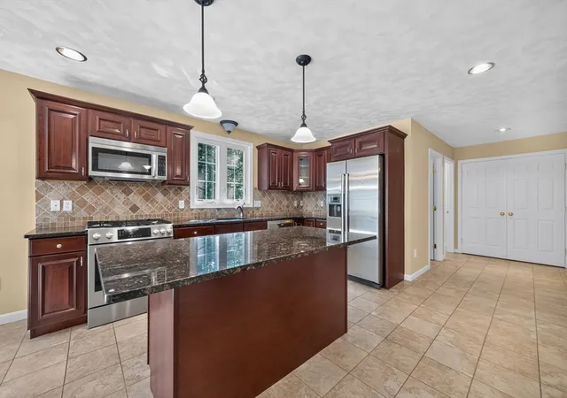 Photo 3 of Sale Pending at 3 Chisholm Way, Wilmington, MA 01887 | MLS# 73563829 | Listing updated on 2026-08-18