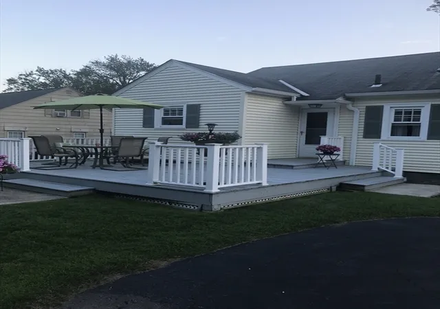 4th image of 26 Windsor Ave, Pittsfield, MA 01201 | MLS# 73549506
