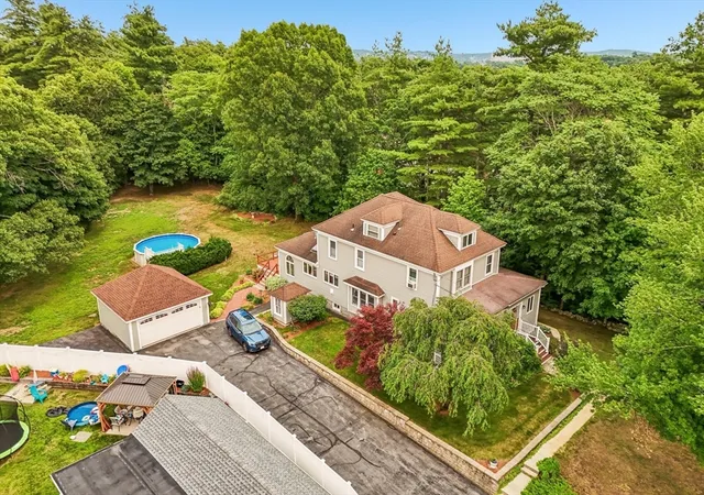 Photo 3 of Sale Pending at 615 Mammoth Rd, Dracut, MA 01826 | MLS# 73550373 | Listing updated on 2026-09-15