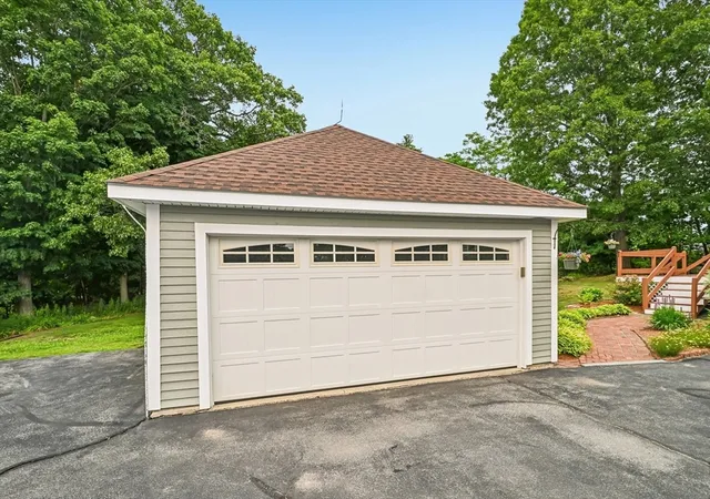 Photo 3 of Sale Pending at 615 Mammoth Rd, Dracut, MA 01826 | MLS# 73550373 | Listing updated on 2026-09-15