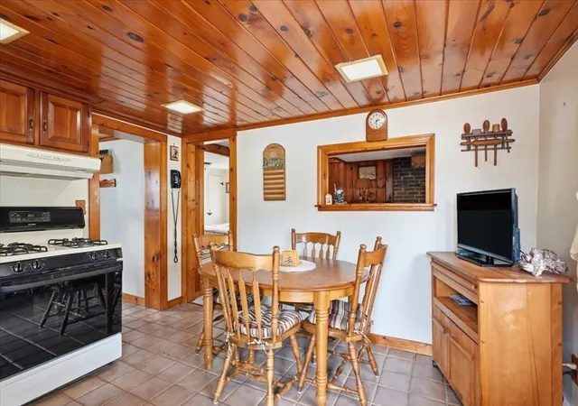 Photo 4 of Single family home for sale at 16 Park St, Marshfield, MA 02050 | MLS# 73565630 | Listing updated on 2026-09-10
