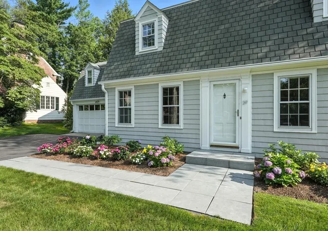Homes for sale in Longmeadow, MA | 29 Englewood Rd, Longmeadow, MA 01106 | MLS# 73538768