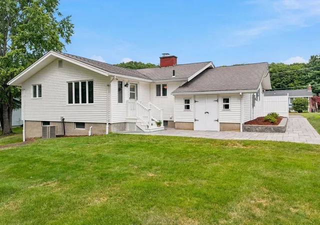 Photo 3 of Sale Pending at 19 Champlain Dr, Hudson, MA 01749 | MLS# 73565496 | Listing updated on 2026-09-05