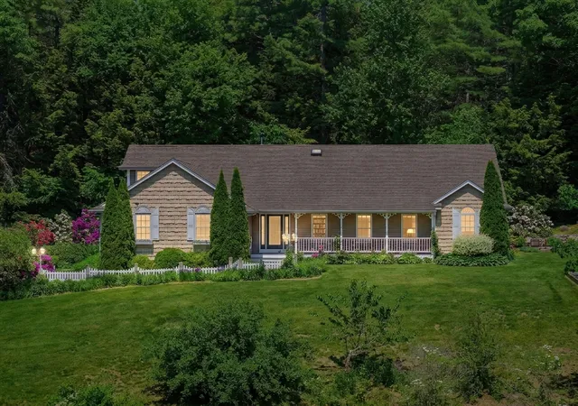 Homes for sale in Barre, MA | 493 Hubbardston Rd, Barre, MA 01005 | MLS# 73531286