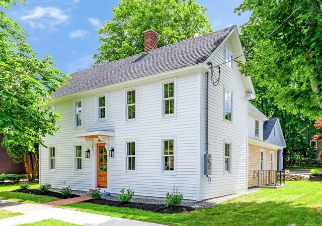 3rd image of 443 Merrimac St, Newburyport, MA 01950 | MLS# 73546598