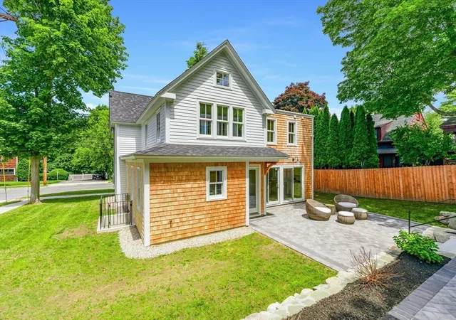 5th image of 443 Merrimac St, Newburyport, MA 01950 | MLS# 73546598