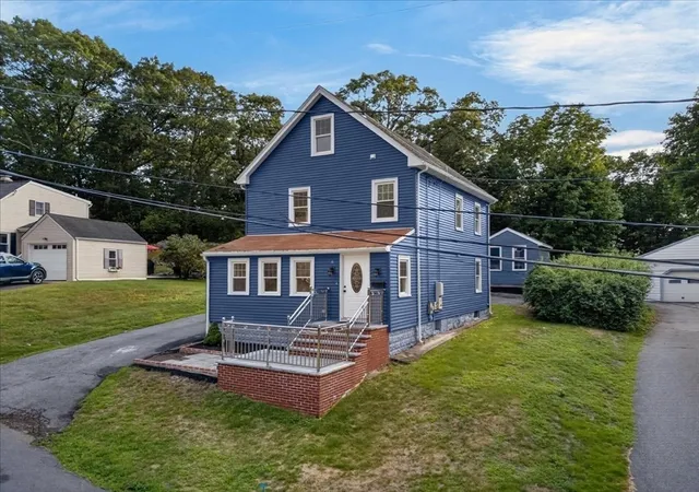 Photo 3 of Single family home for sale at 6 Hillside Ave, Woburn, MA 01801 | MLS# 73563715 | Listing updated on 2026-09-13