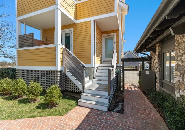 5th image of 26 Union Court #7, Tisbury, MA 02568 | MLS# 73497681