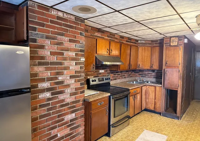 4th image of 855 Saratoga St, East Boston, MA 02128 | MLS# 73524038