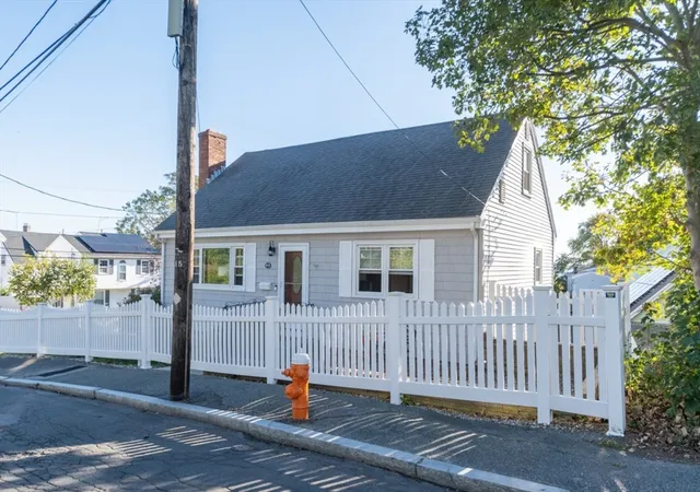 Photo 3 of Sale Pending at 8 Siren St, Winthrop, MA 02152 | MLS# 73568525 | Listing updated on 2026-09-03