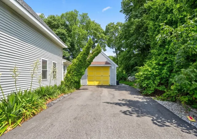 4th image of 73 Wareham St, Middleboro, MA 02346 | MLS# 73546235