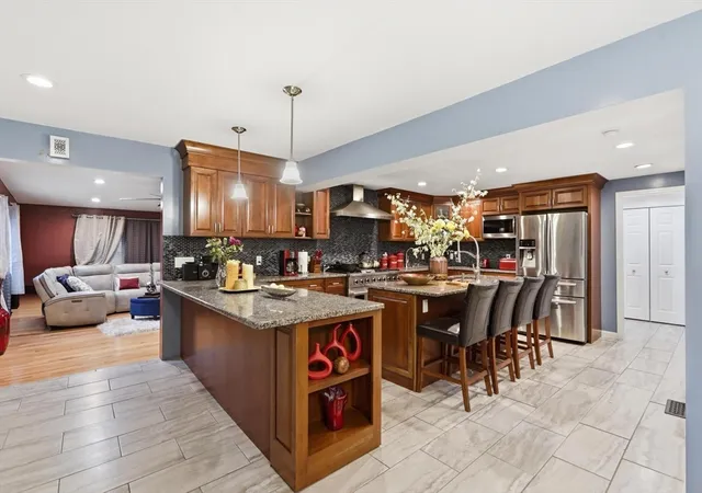 5th image of 73 Wareham St, Middleboro, MA 02346 | MLS# 73546235