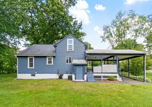 4th image of 28 Willard St, Leominster, MA 01453 | MLS# 73538214