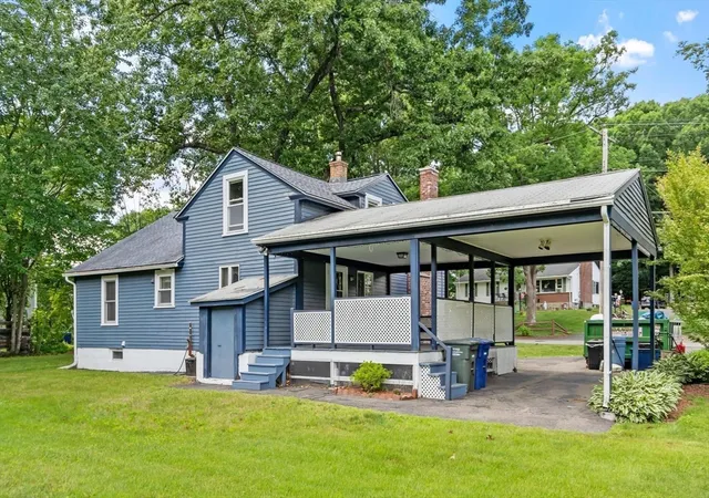 5th image of 28 Willard St, Leominster, MA 01453 | MLS# 73538214