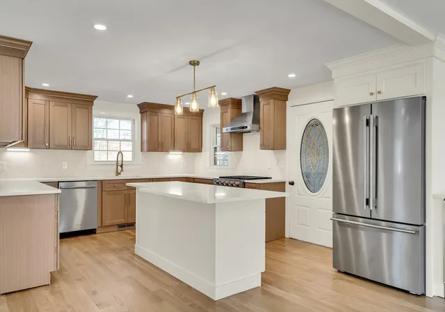 4th image of 510 Common St, Walpole, MA 02081 | MLS# 73560503
