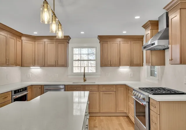 5th image of 510 Common St, Walpole, MA 02081 | MLS# 73560503