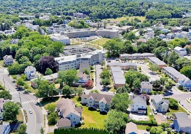 2nd image of 13 Grn St, Newton, MA 02458